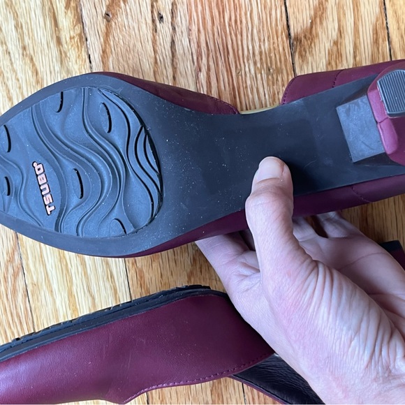 Elegant Burgundy Women's Heels - Picture 5 of 7